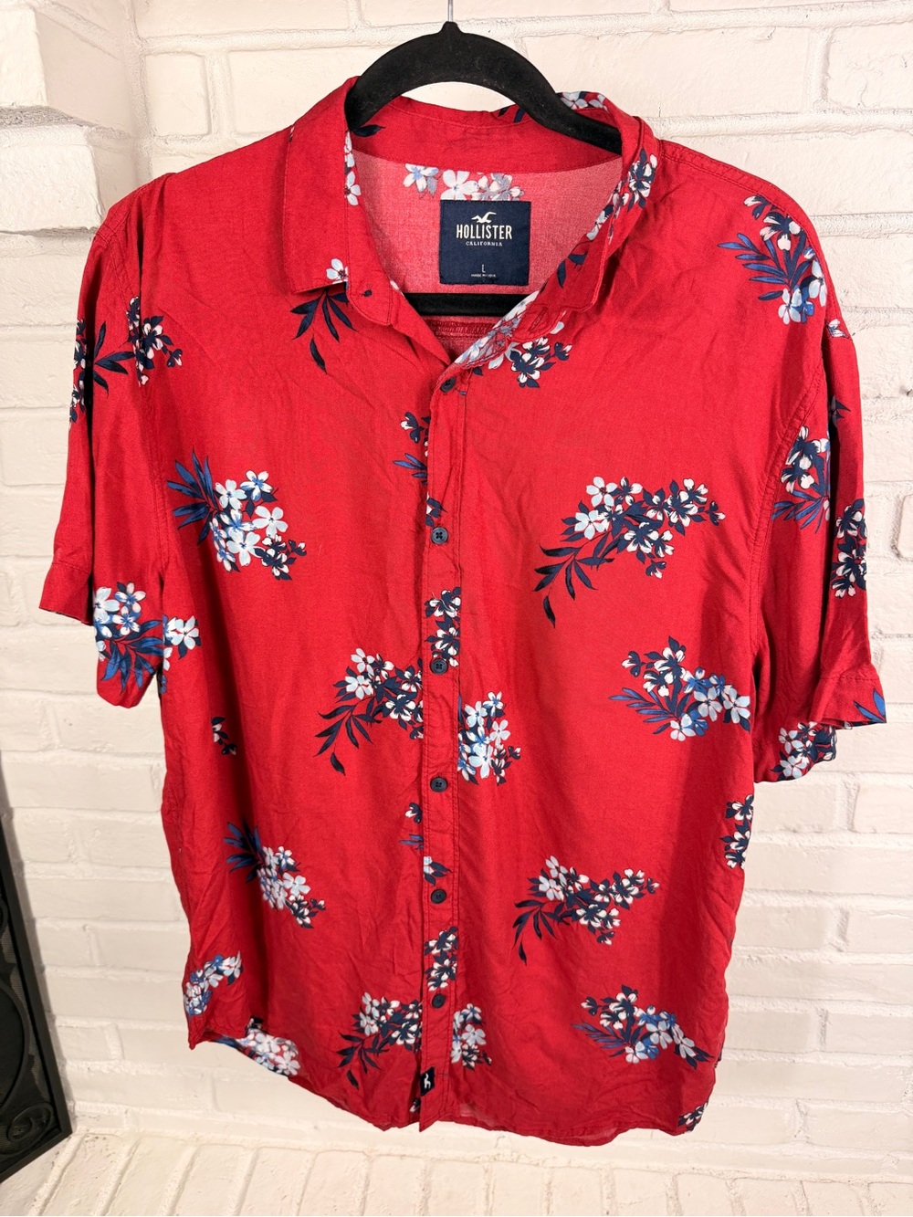 Hollister Red Floral Hawaiian Button Up Shirt Large Tropical Beach Shirt